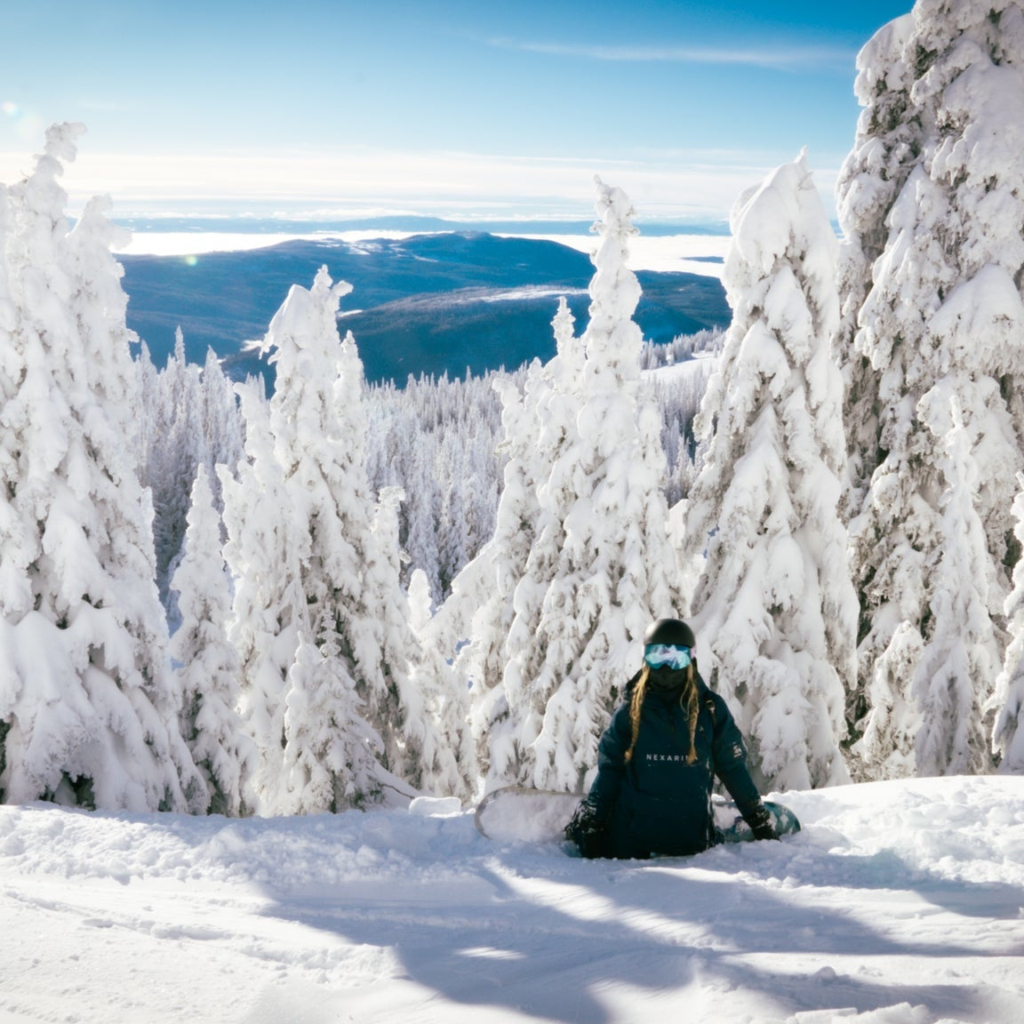 The Ultimate Guide to Women's Snowboarding Jackets