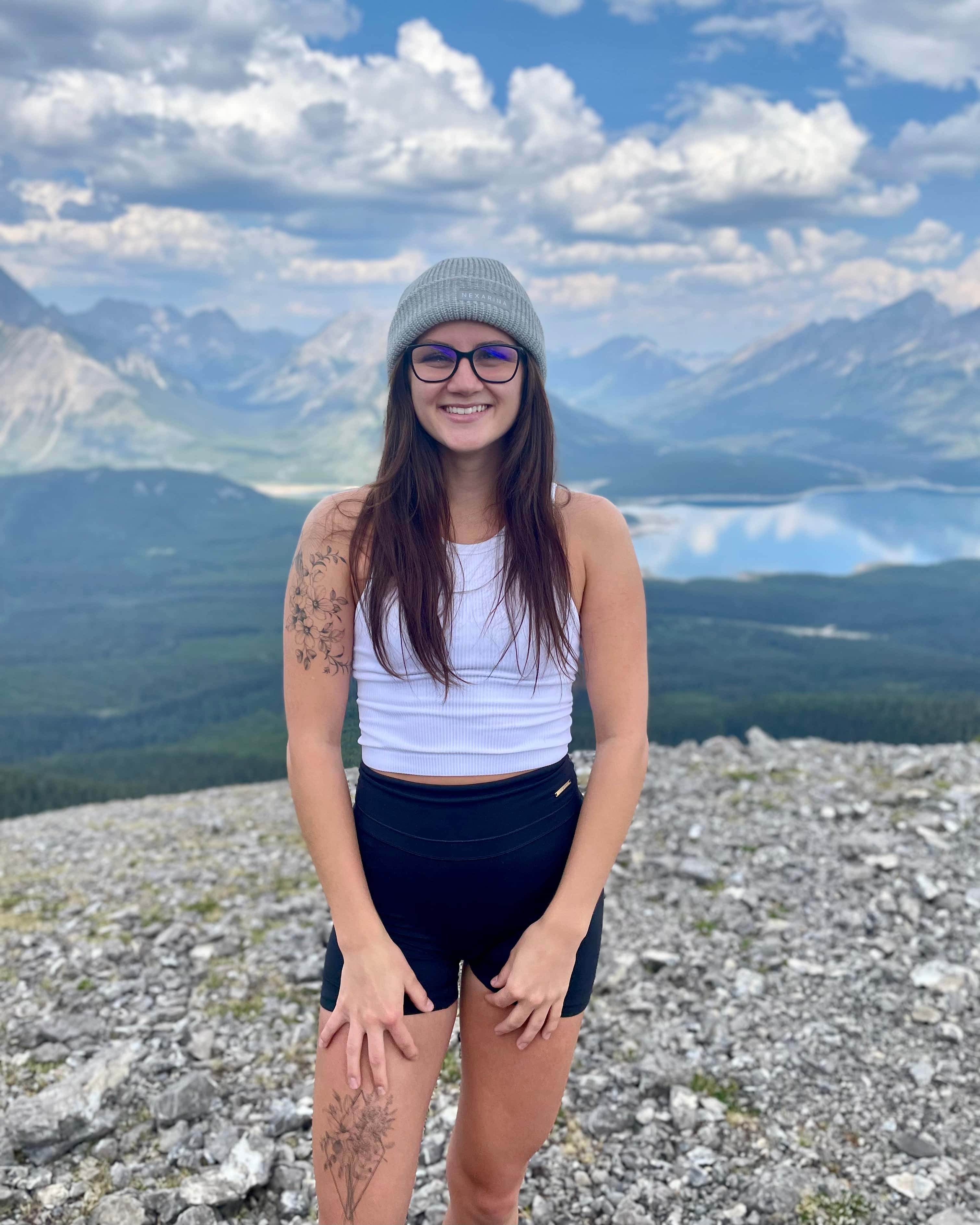 Nexarina Bliss beanie worn in the mountains