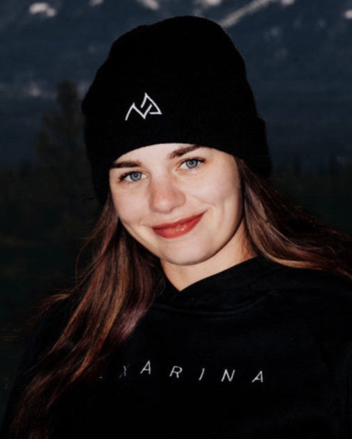 Nexarina beanie on a snowboarding adventure