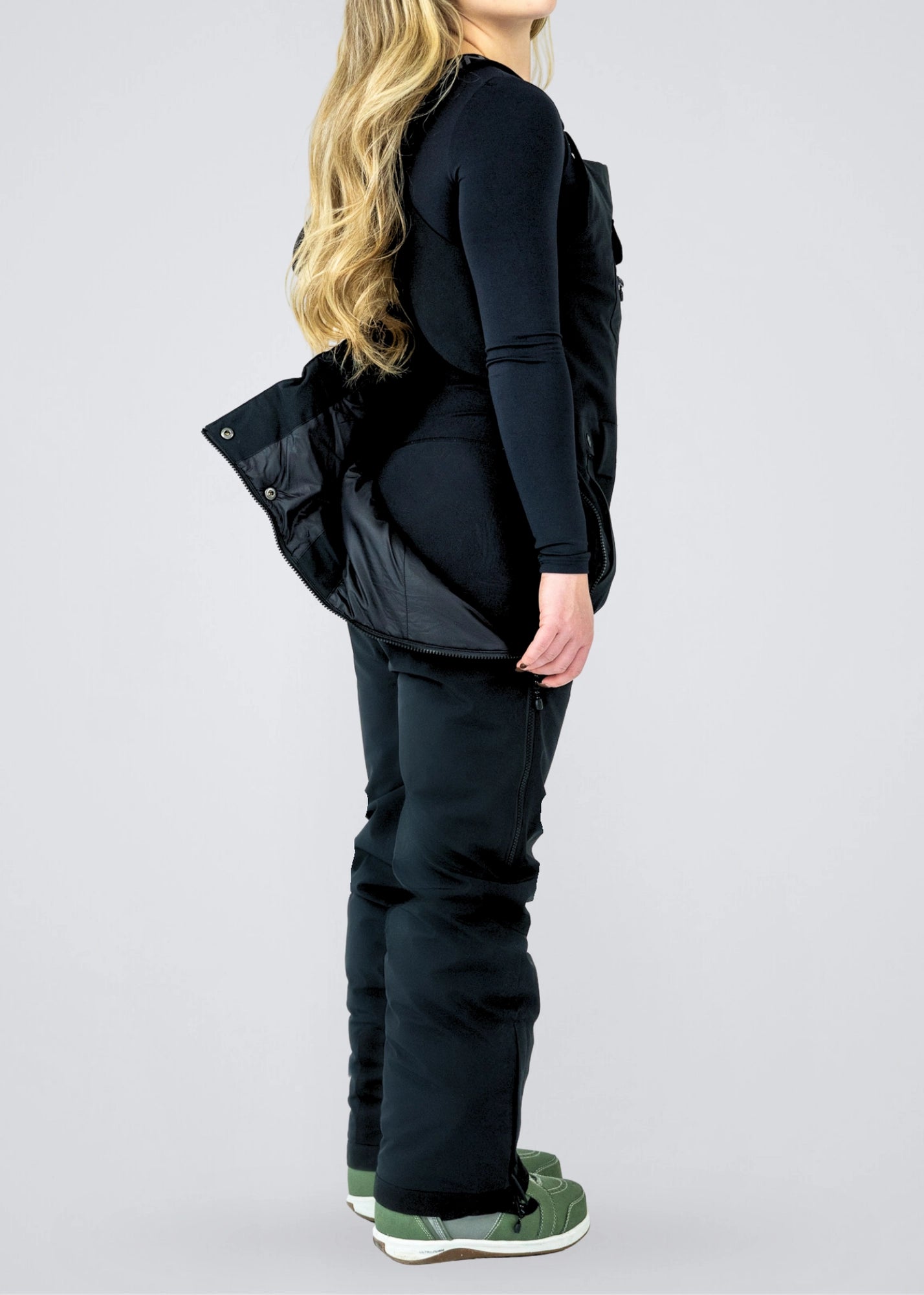 Nexarina Everette women's black snowboard bib drop seat